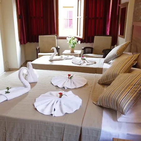 Casa Callinos 3* 塞尔丘克